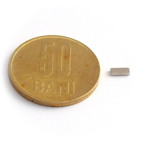 Неодимов магнит блок 5 x 2 x 1 мм комплект - магнитизацията е установена