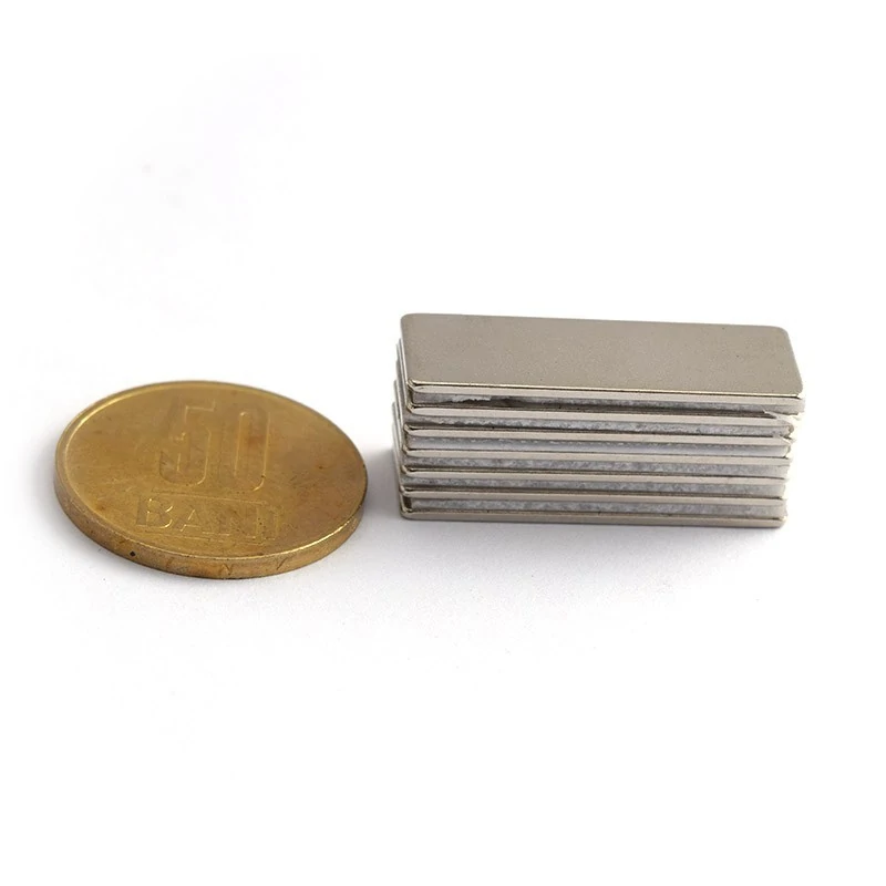 Magnet neodim bloc 30 x 10 x 1 mm - N45 grup