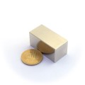 Неодимов магнит блок 40 x 20 x 20 мм хоризонтален