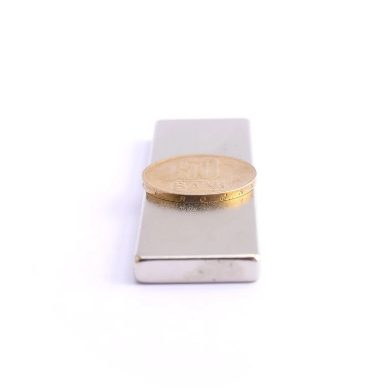 Magnet neodim bloc 81 x 23 x 5,5 mm - N45M moneda suprapusa