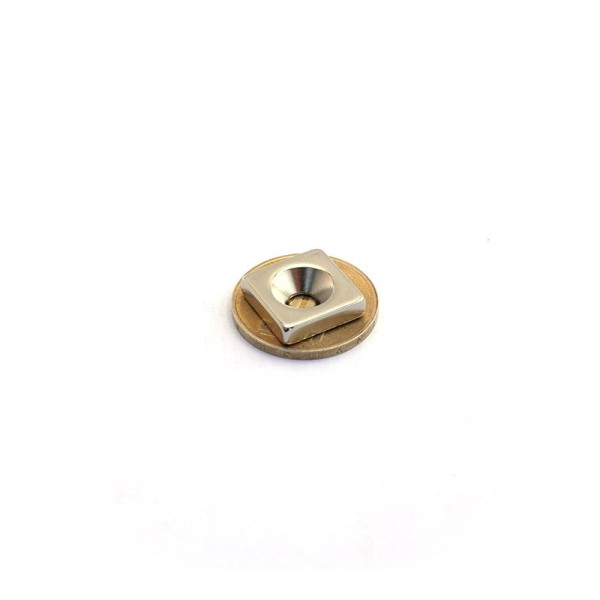 Magnet neodim bloc 15 x 15 x 4 mm cu gaura îngropată D4,5 D9,6 - N35 peste moneda