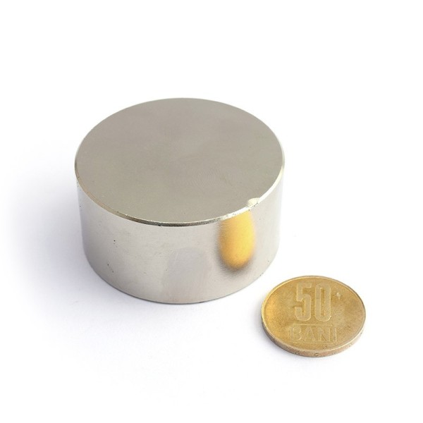 Magnet neodim disc 50 x 25 mm - N45 cu moneda