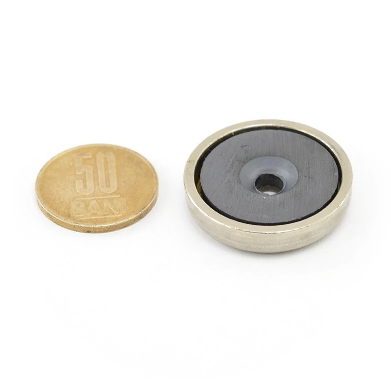 Magnet ferita oala D 32 mm cu moneda de 50 bani