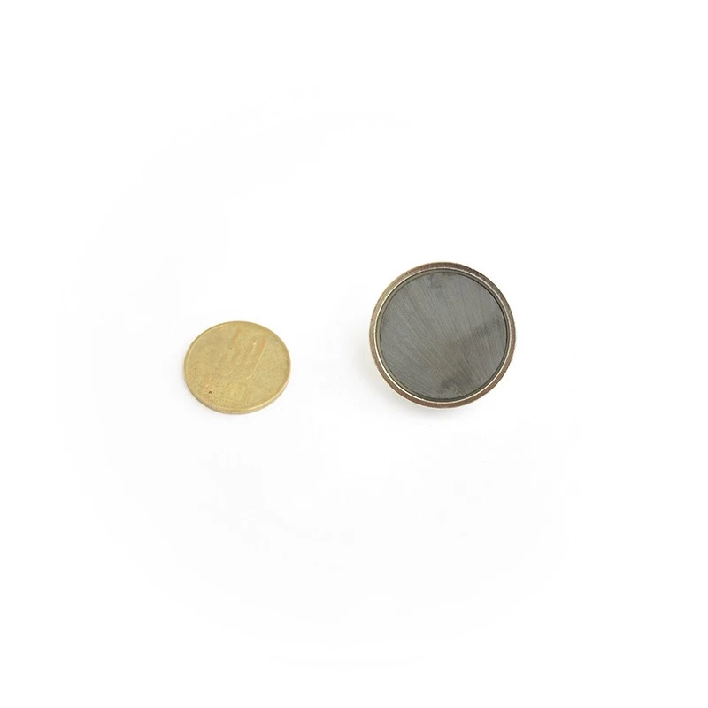 Magnet ferită oală D 32 mm interior magnetul de ferită și cu moneda de 50 bani