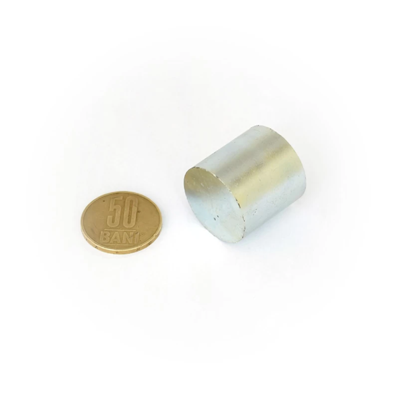 Magnet neodim cilindru / disc 25 x 25 mm cu moneda de 50 bani