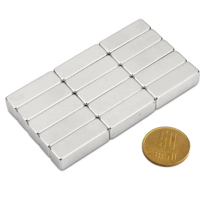 Magnet neodim bloc 10 x 10 x 30 mm grup cu moneda de 50 bani