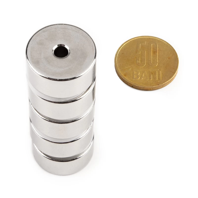 Magnet neodim inel 21,8 x 4,2 x 10 mm grup cu moneda de 50 bani