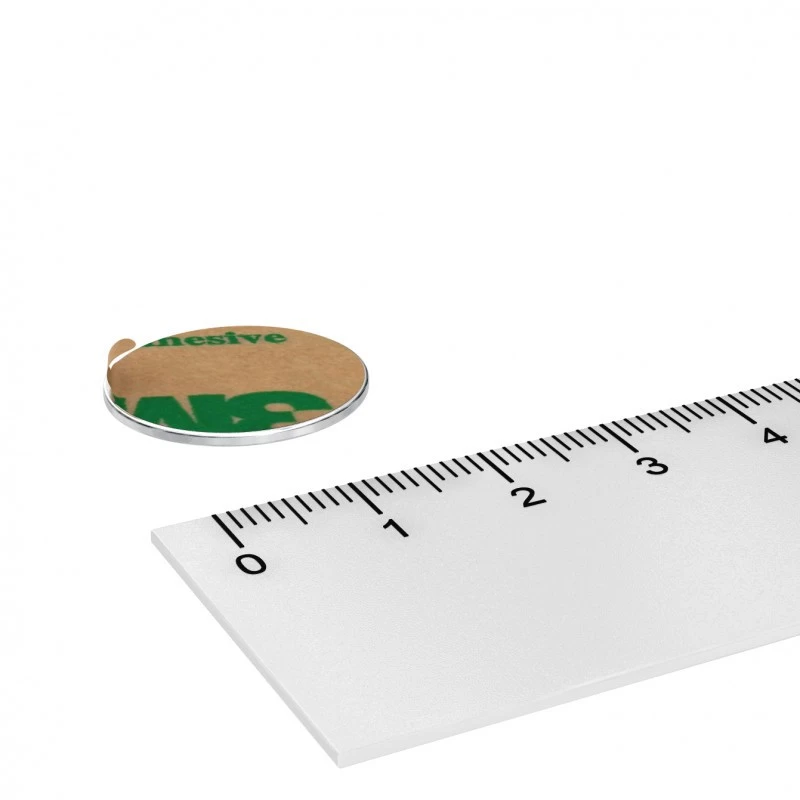 Magnet neodim disc 20 x 1 mm autoadeziv comparație cu rigla