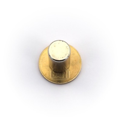 Magnet neodim cilindru 12 x 20 pe moneda