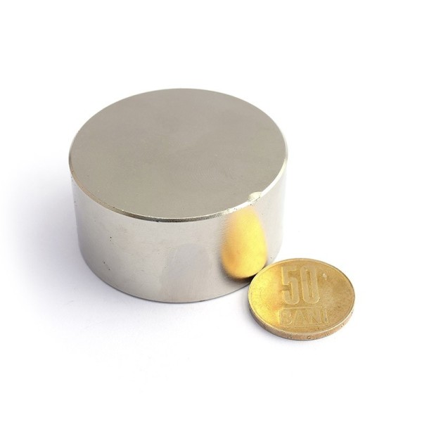 Magnet neodim disc 50 x 25 mm - N45 cu moneda